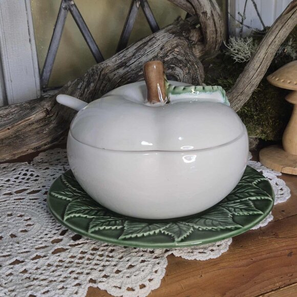 🍂 20% OFF - Vintage White Ceramic Apple-Shaped Tureen with Green Leaf Plate - Picture 6 of 16
